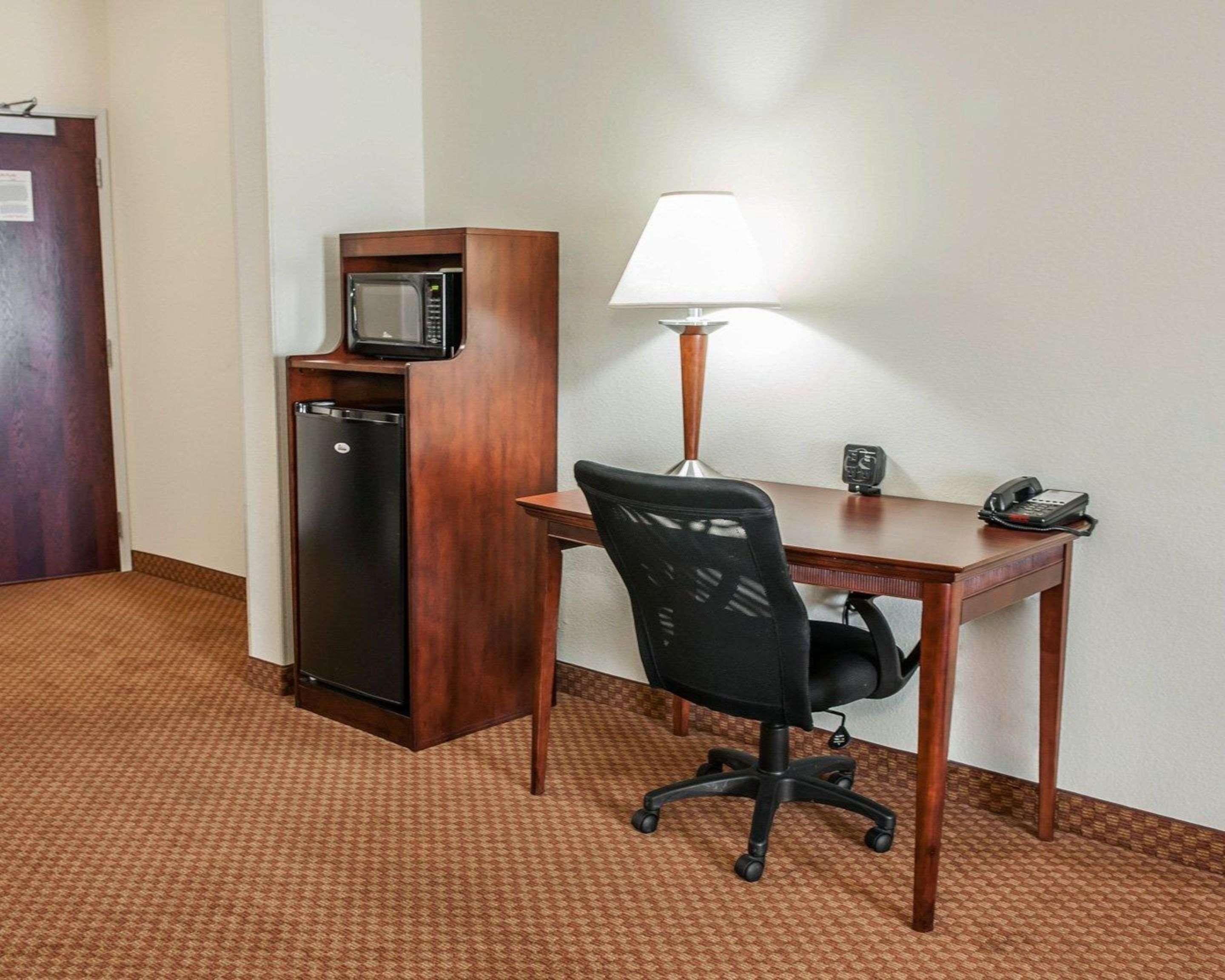 Comfort Suites Near Indianapolis Airport Экстерьер фото