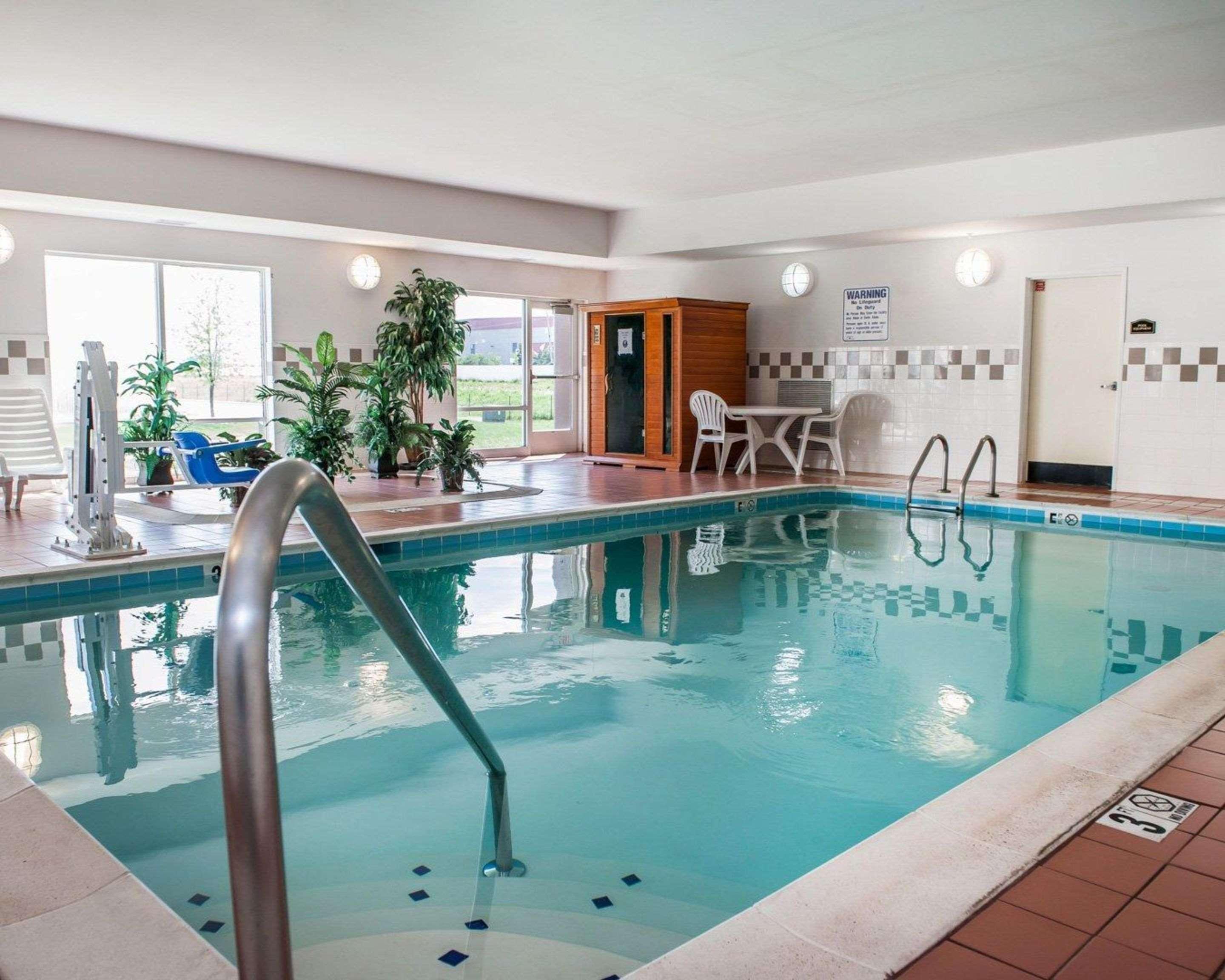Comfort Suites Near Indianapolis Airport Экстерьер фото