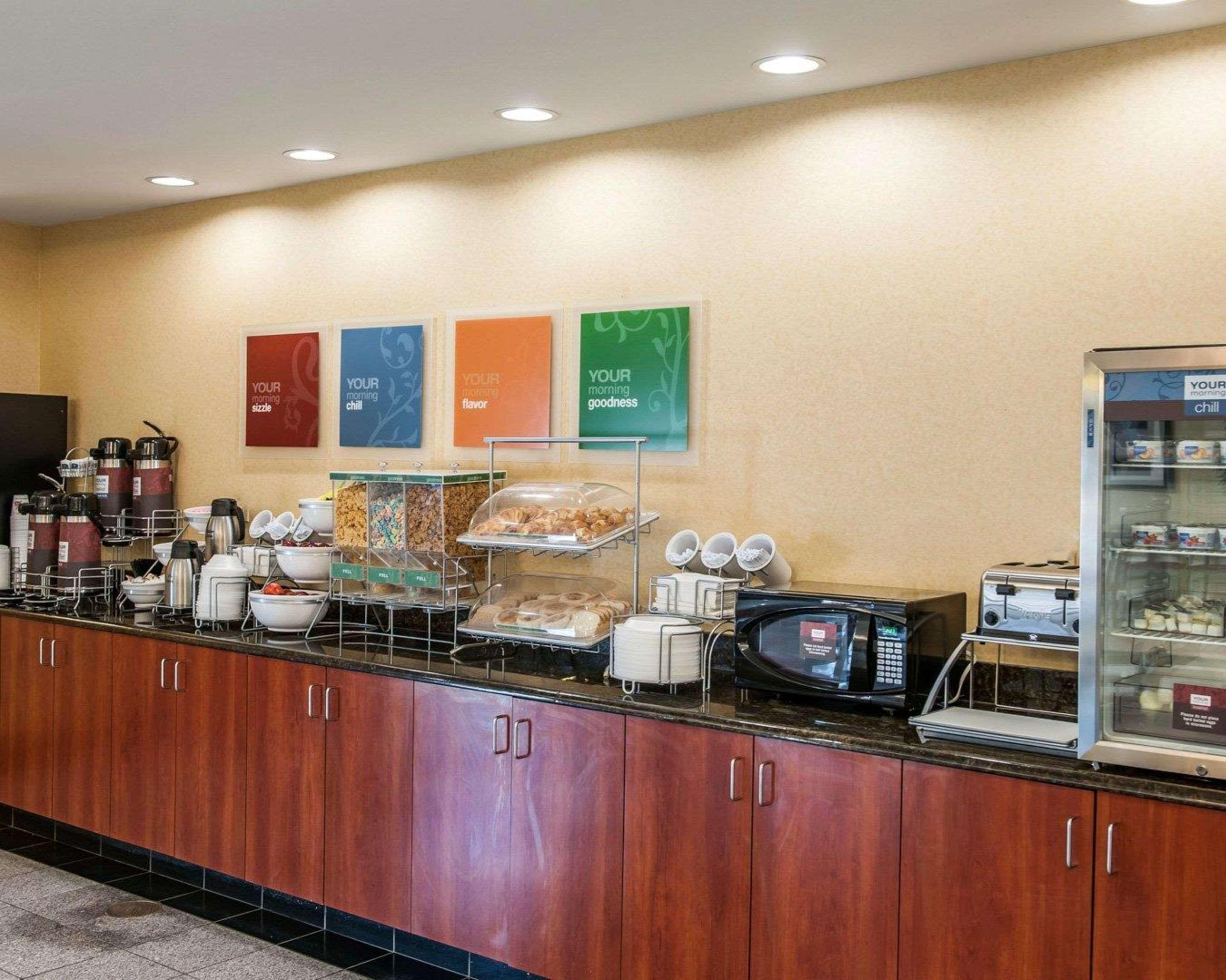Comfort Suites Near Indianapolis Airport Экстерьер фото