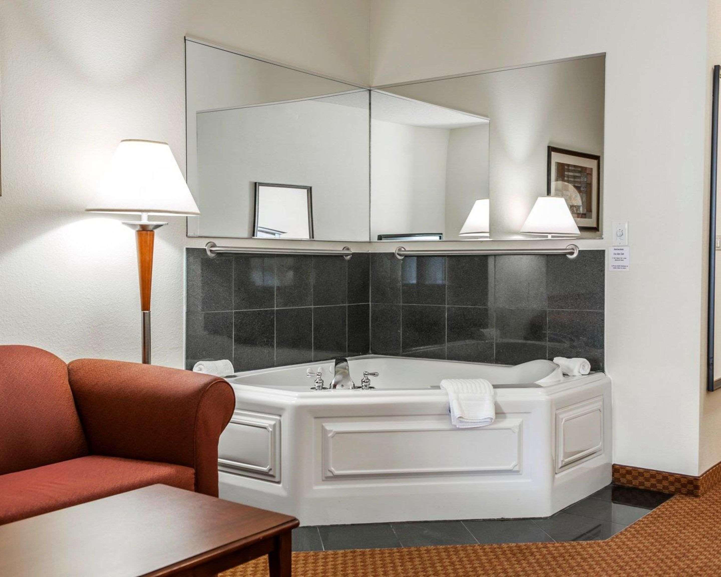 Comfort Suites Near Indianapolis Airport Экстерьер фото