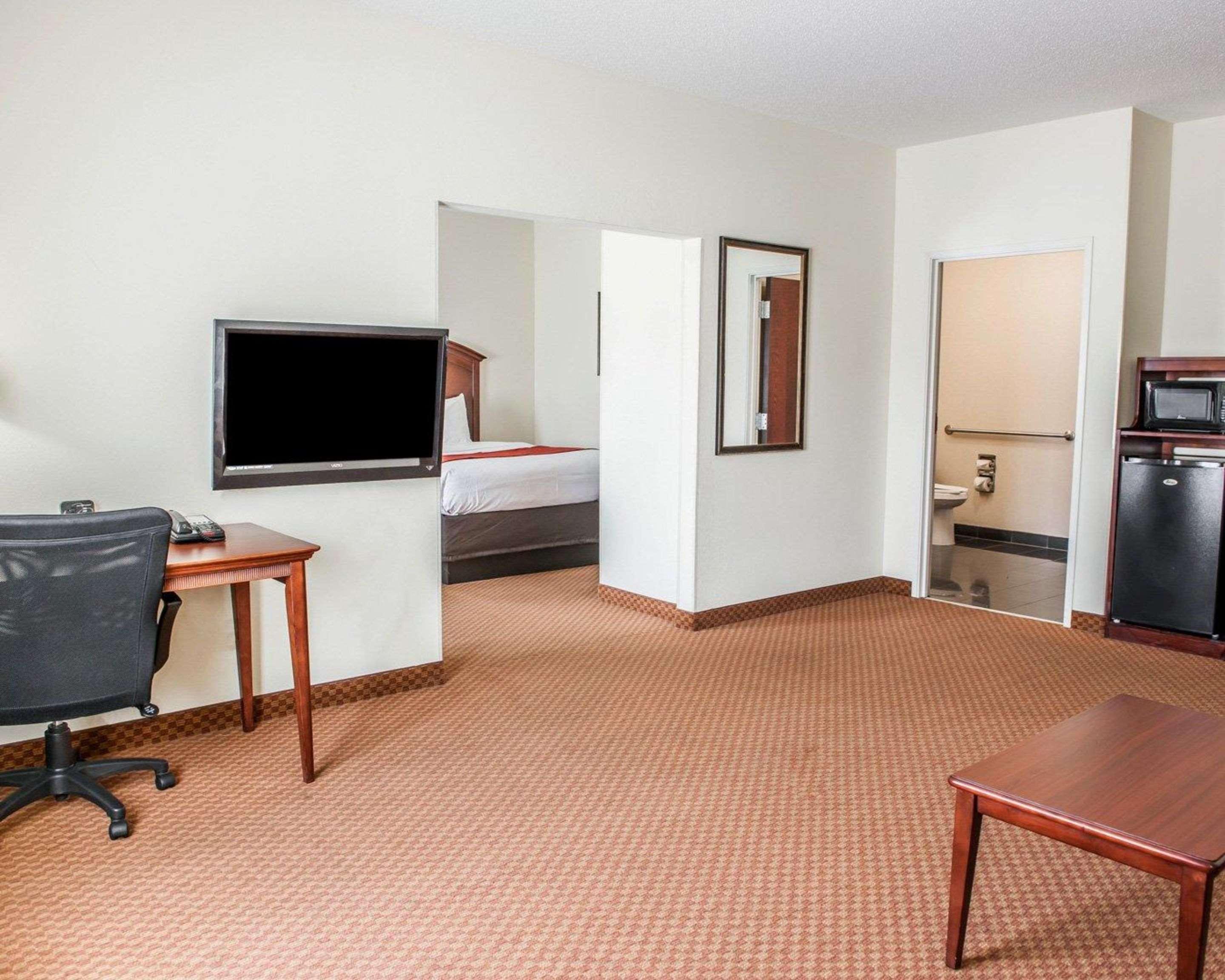 Comfort Suites Near Indianapolis Airport Экстерьер фото