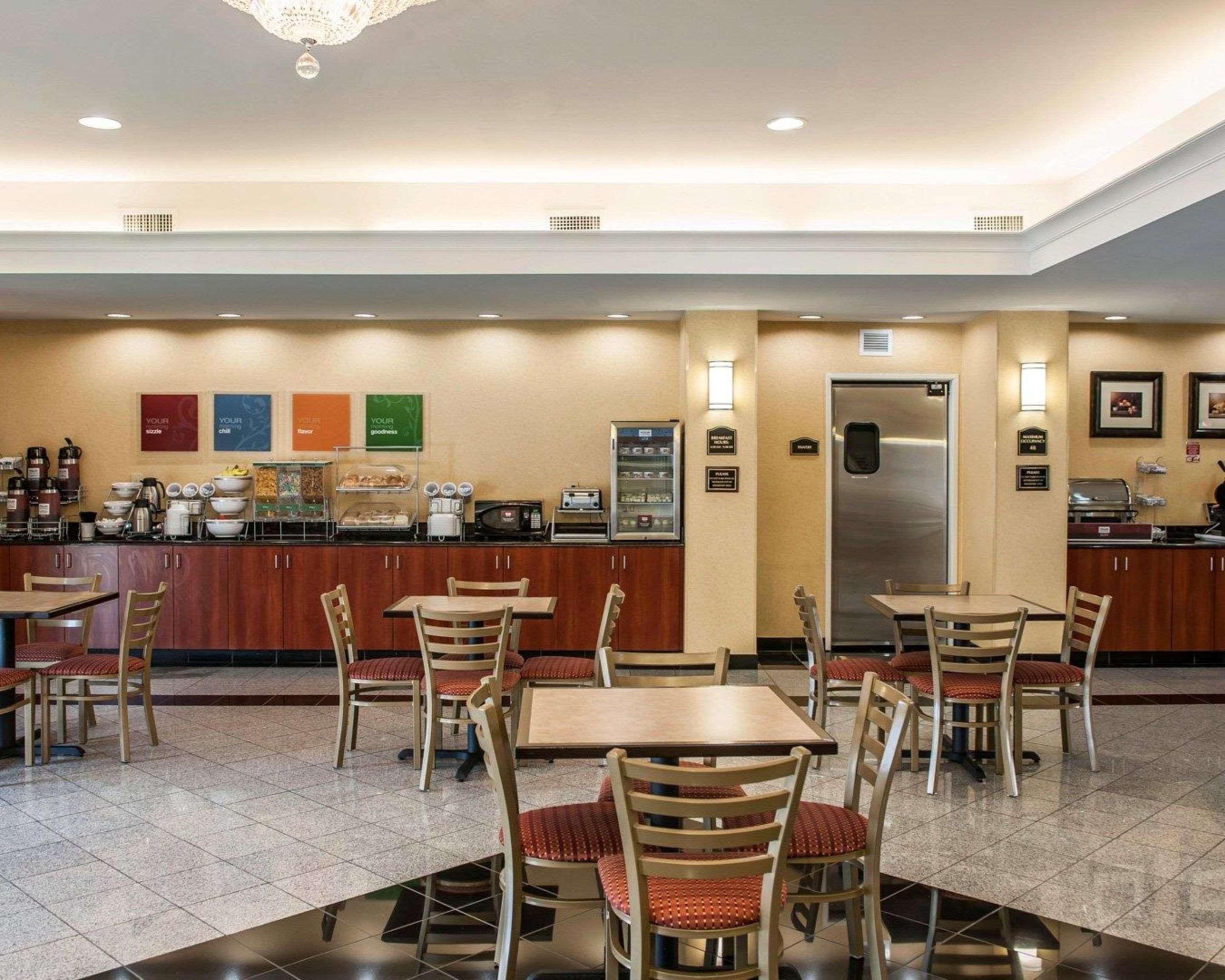 Comfort Suites Near Indianapolis Airport Экстерьер фото