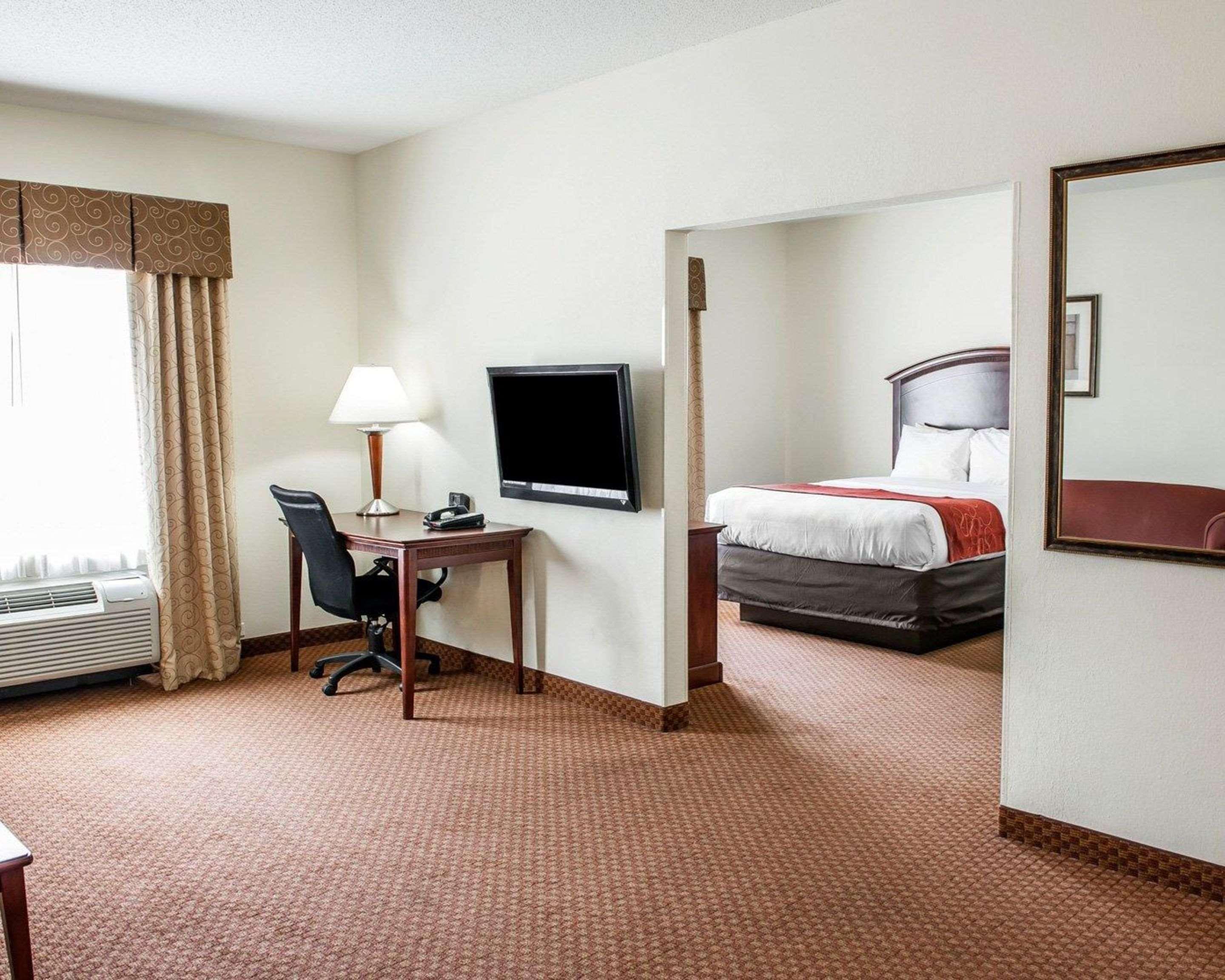 Comfort Suites Near Indianapolis Airport Экстерьер фото