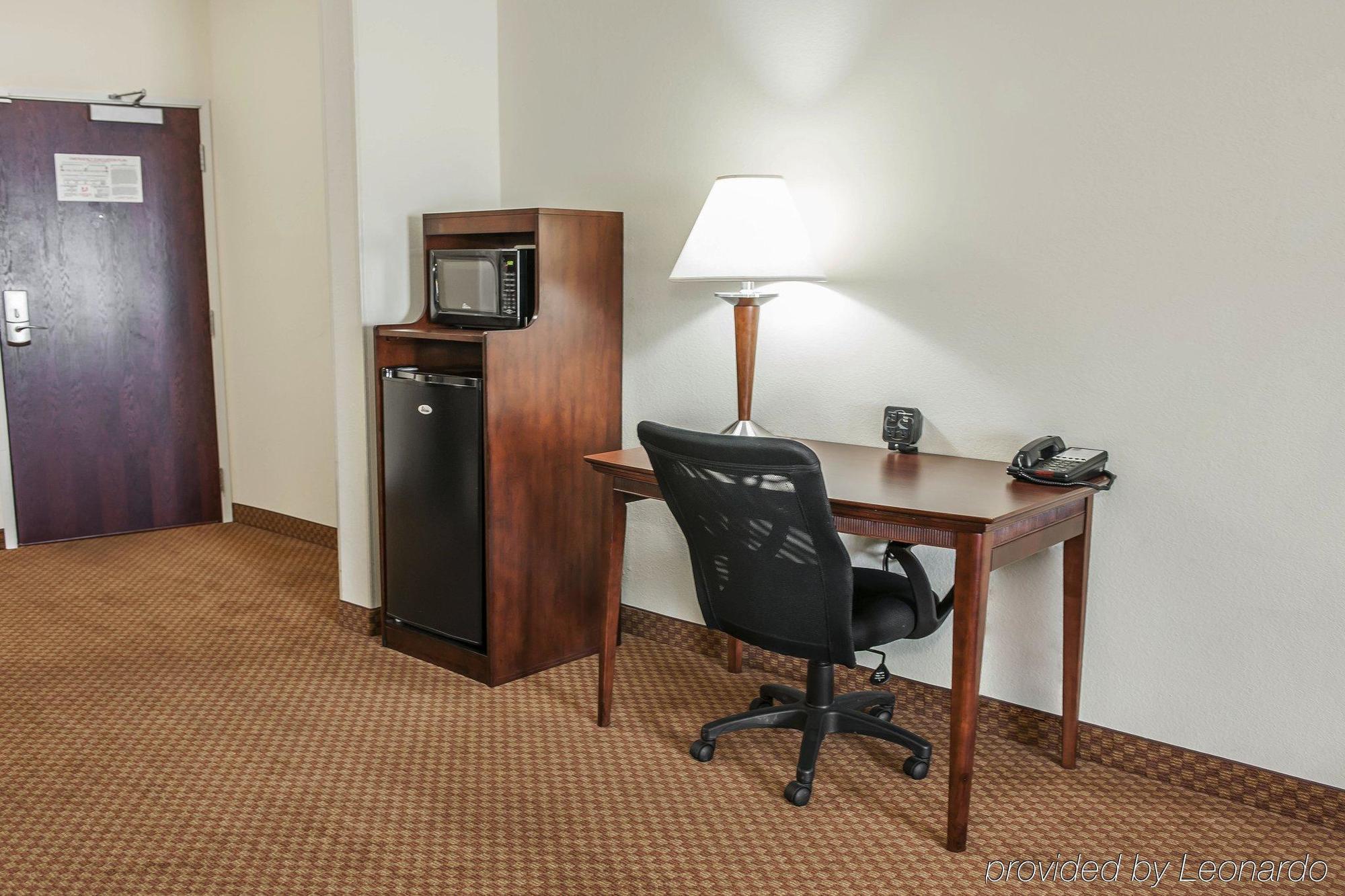 Comfort Suites Near Indianapolis Airport Экстерьер фото