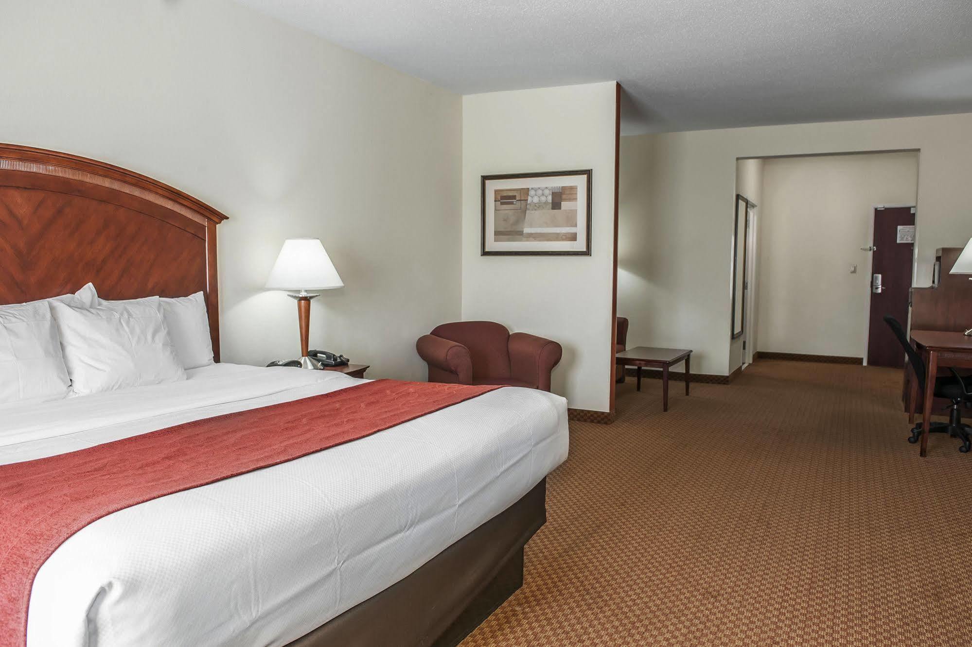 Comfort Suites Near Indianapolis Airport Экстерьер фото